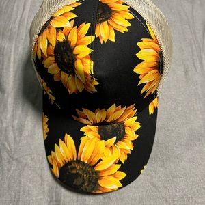 Sunflower hat new without tags